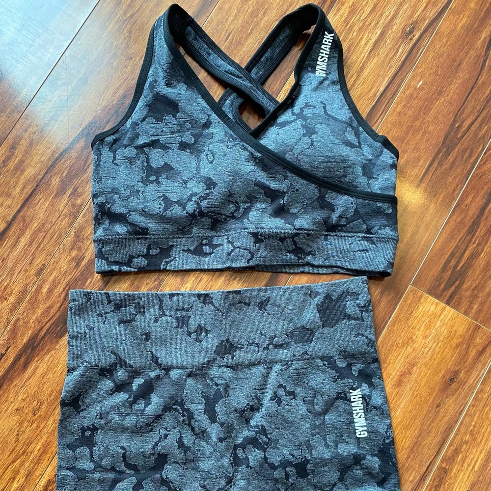 brand new gymshark L black camo seamless bra and shorts! both sold out
